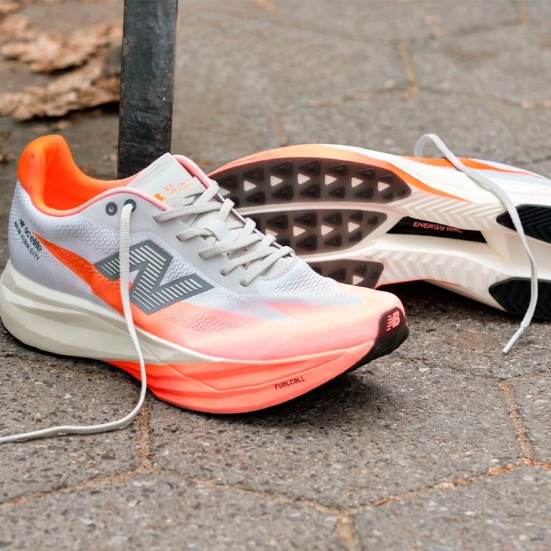 New Balance TCS NYC Marathon FuelCell SuperComp Elite v5 Hombre Grapefruit Grey Matter