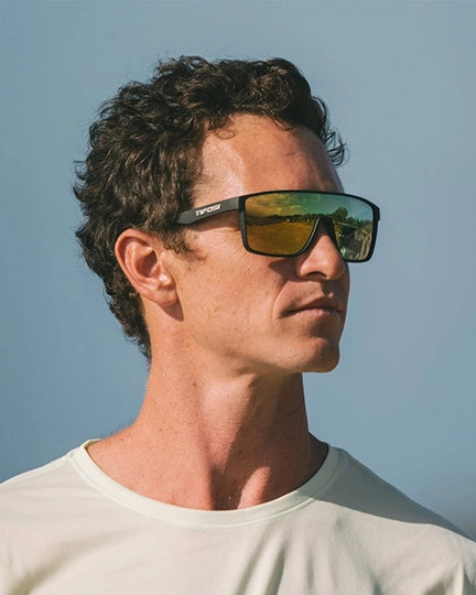 Descubre las mejores gafas para correr de las marcas Tifosi y Goodr. Ideales para Running, Trail o Tenis ya que no se mueve, mientras esta corriendo o haciendo deporte.