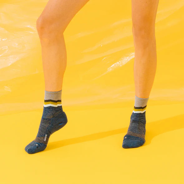 Feetures Merino 10 Max Cushion Mini Crew Switchback Navy