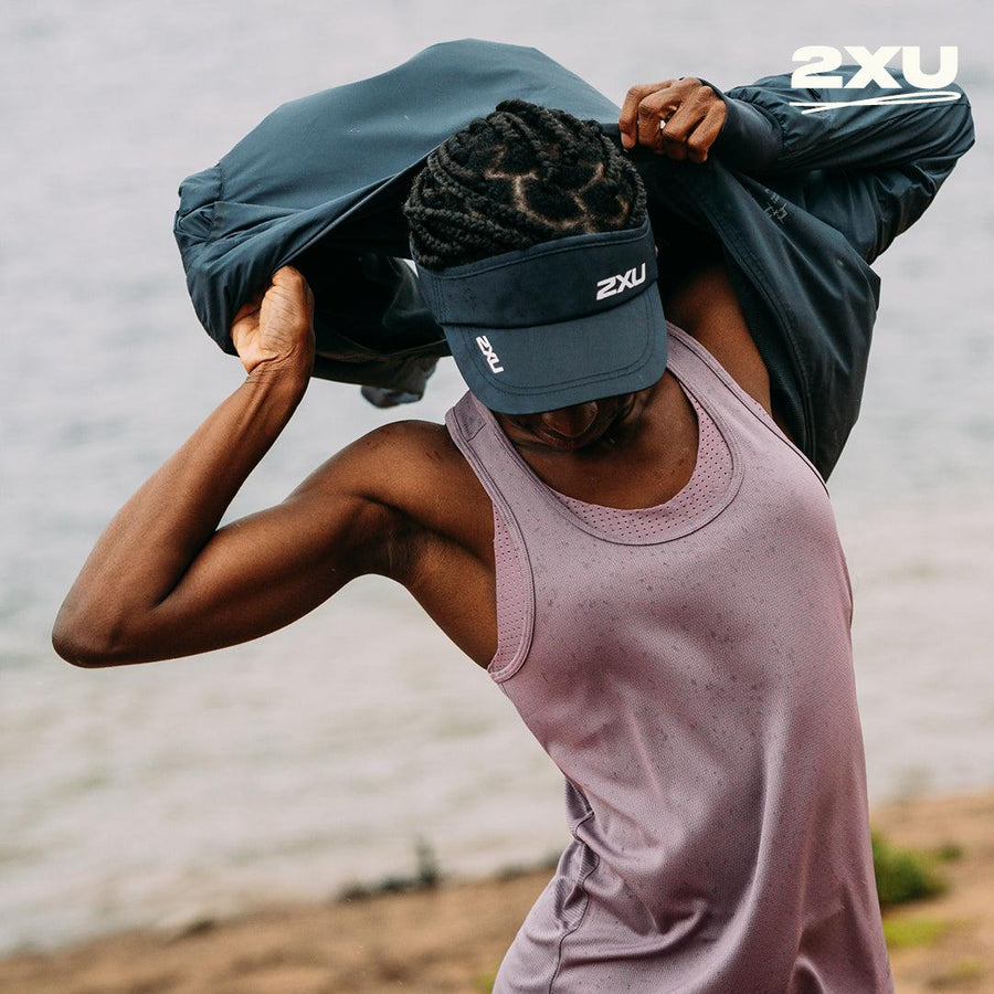 2XU Visera Run Broche Negra